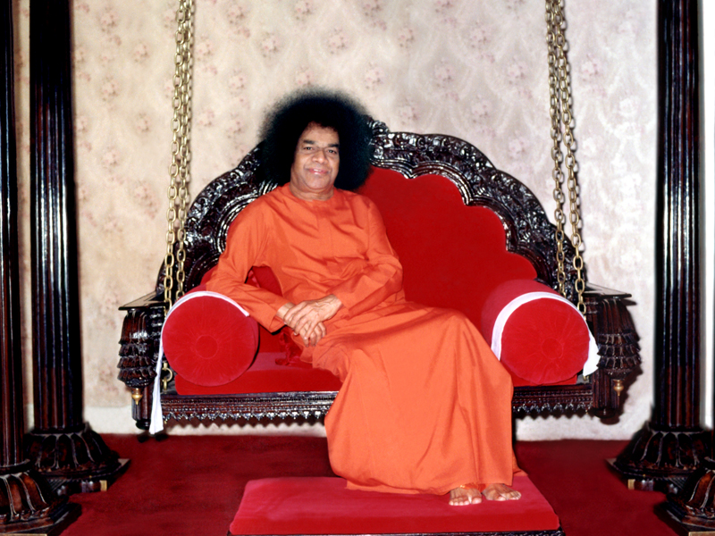 Prof. Anil Kumar (AK): Swami! We find people of every religion following a specific sacred text and a particular path. But in Sanathana Dharma (ancient Indian practice), we have numerous paths, texts, and procedures such as dualism, qualified non-dualism and nondualism, the nine paths of devotion, the six Darsanas, the four Vedas, numerous Sastras (scriptures), and so on. How are we to understand these and practice the principles of Sanathana Dharma?